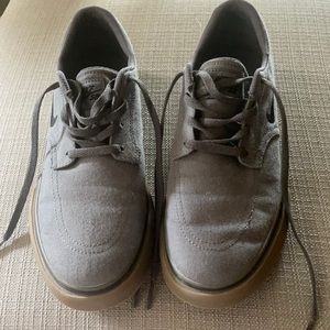 Nike SB Clutch Skater Shoe